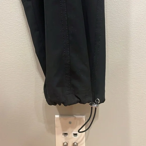 Chico’s Zenergy Black Jogger Pants Size 1 - Picture 4 of 8